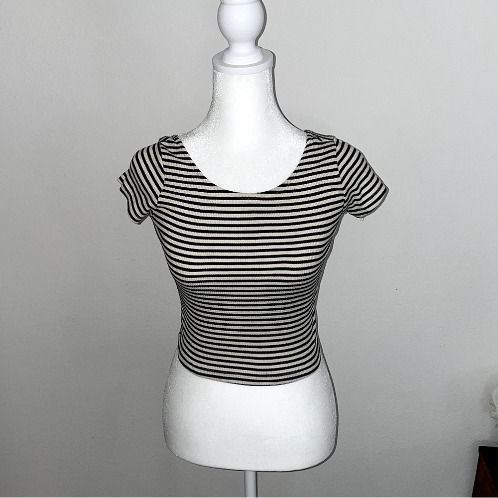 Zara Trafaluc Cropped Black and White Stripped Ribbed Tee Shirt Sz S
